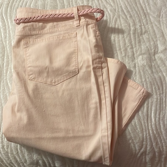 Riders by Lee Rose Water Pink Mid Rise Capri - Picture 3 of 4